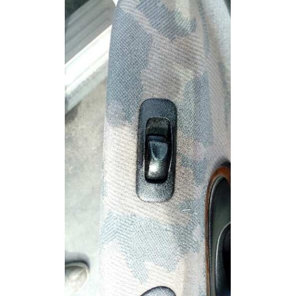 mitsubishi carisma berlina 5 (da0)1995) del año 1997