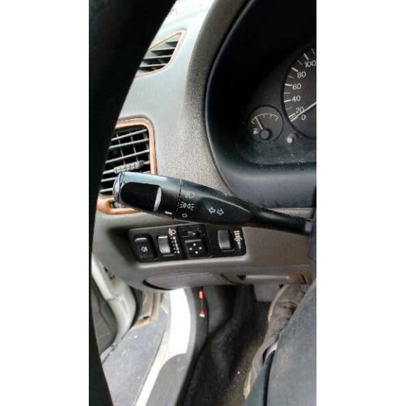 mitsubishi carisma berlina 5 (da0)1995) del año 1997