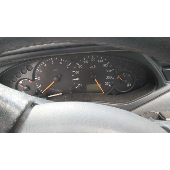 ford focus berlina (cak) del año 2000