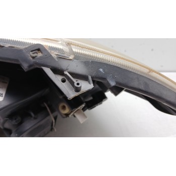 Recambio de faro derecho para toyota corolla (_e12_) 1.4 d (nde120_) referencia OEM IAM 8111002381 89900169 