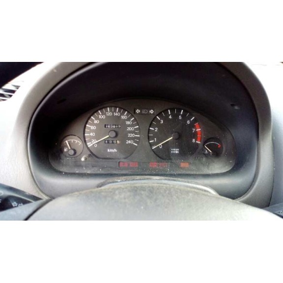 mitsubishi carisma berlina 5 (da0)1995) del año 1997