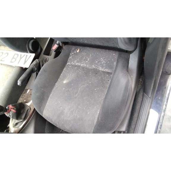 ford focus berlina (cak) del año 2000