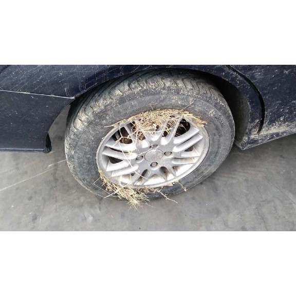 ford focus berlina (cak) del año 2000