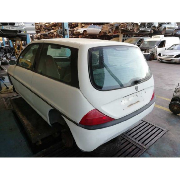 lancia lancia y del año 1999