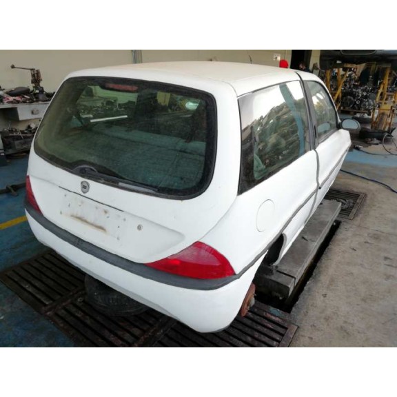 lancia lancia y del año 1999