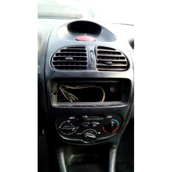 peugeot 206 berlina del año 1999