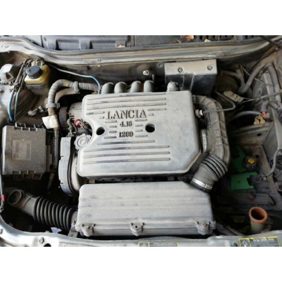 lancia lancia y del año 1999