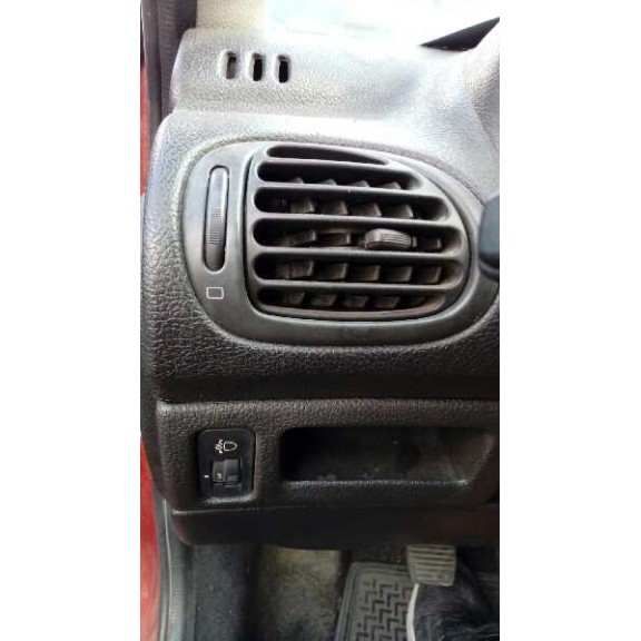 peugeot 206 berlina del año 1999