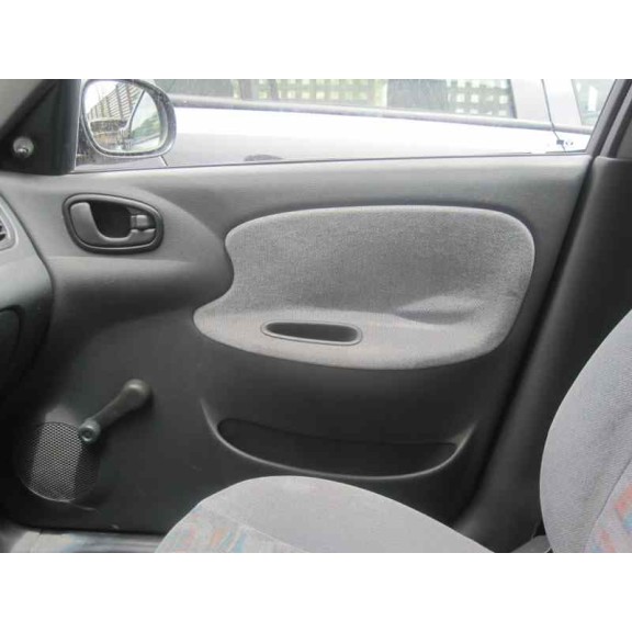 daewoo lanos del año 2000