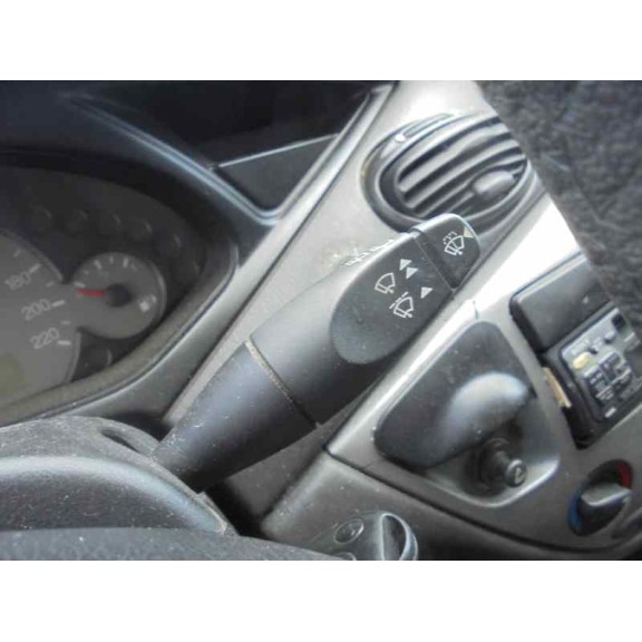 ford focus berlina (cak) del año 2002