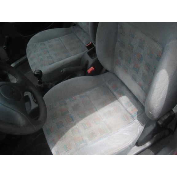 daewoo lanos del año 2000