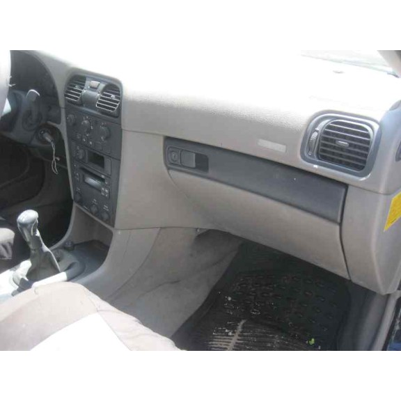 volvo s40 berlina del año 2004