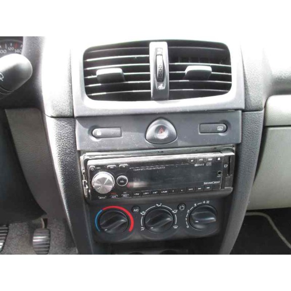 renault clio ii fase ii (b/cb0) del año 2001