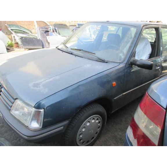 peugeot 205 berlina del año 1997