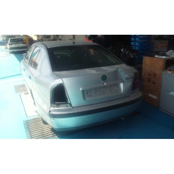 skoda octavia berlina (1u2) del año 1999