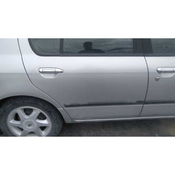 nissan primera berlina (p11) del año 1999