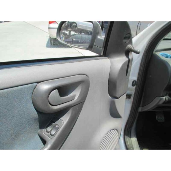 opel corsa c del año 2001