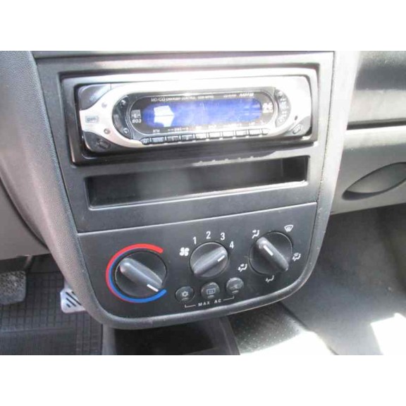 opel corsa c del año 2001