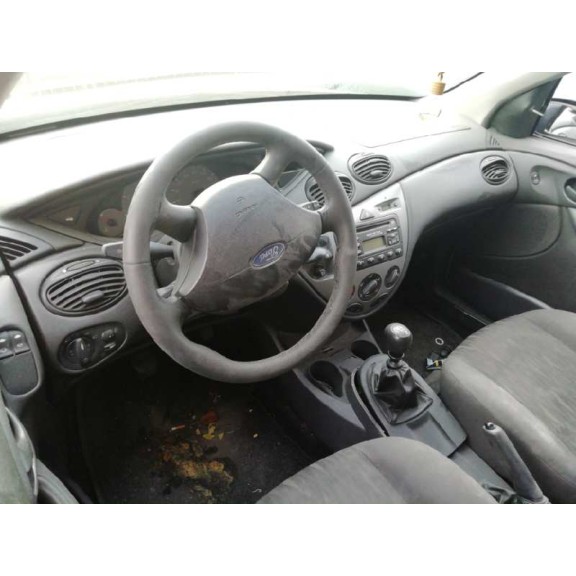 ford focus berlina (cak) del año 2003