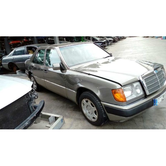 mercedes-benz clase e (w124) berlina del año 1993