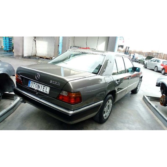 mercedes-benz clase e (w124) berlina del año 1993