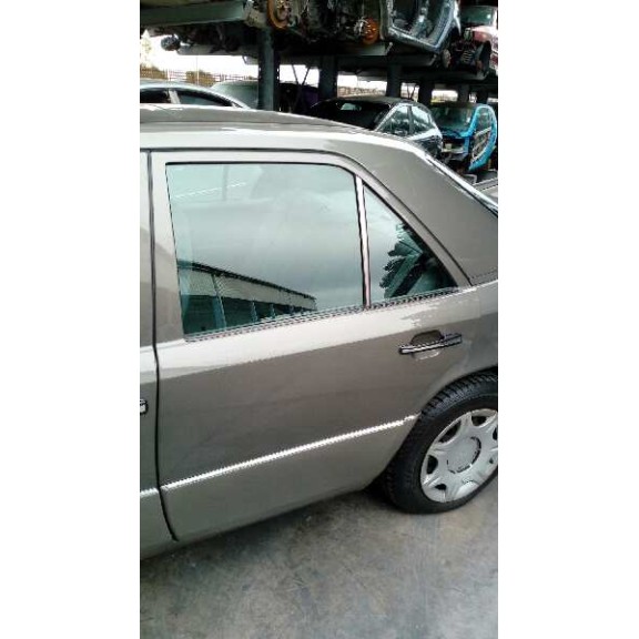 mercedes-benz clase e (w124) berlina del año 1993