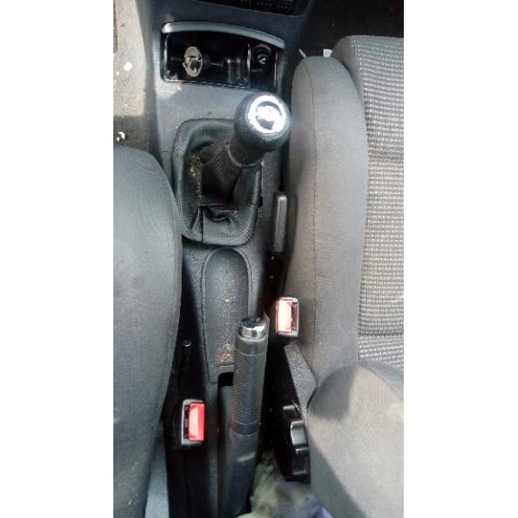 volkswagen polo berlina (6n2) del año 2000