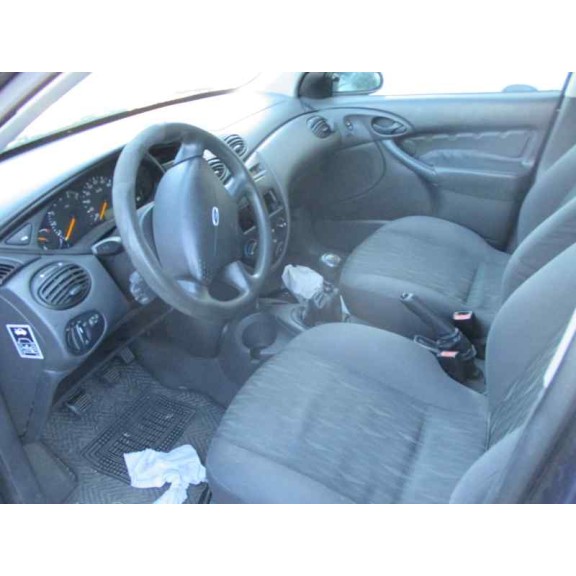 ford focus berlina (cak) del año 2000