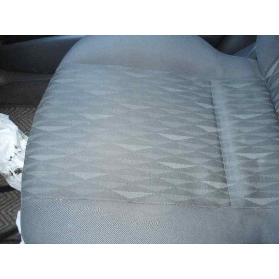 ford focus berlina (cak) del año 2000