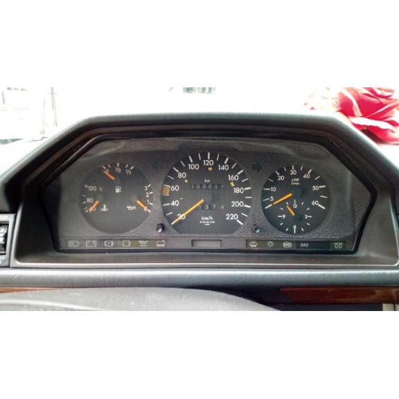 mercedes-benz clase e (w124) berlina del año 1993