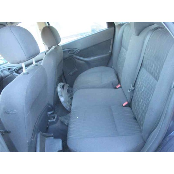 ford focus berlina (cak) del año 2000