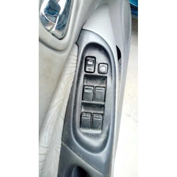 nissan almera (n16/e) del año 2001