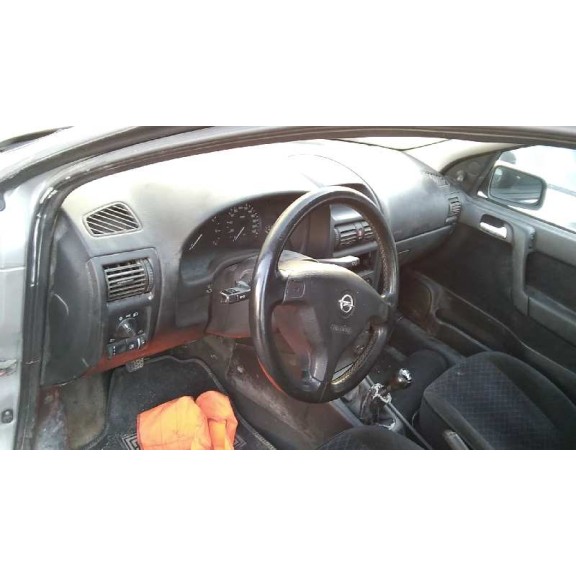 opel astra g berlina del año 1999