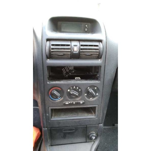 opel astra g berlina del año 1999