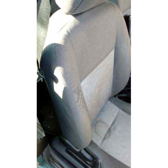 ford fiesta berlina (dx) del año 2000