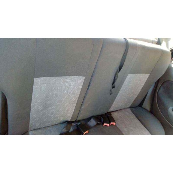 ford fiesta berlina (dx) del año 2000