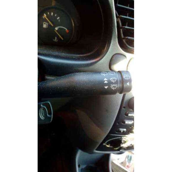 ford fiesta berlina (dx) del año 2000