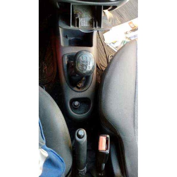 ford fiesta berlina (dx) del año 2000