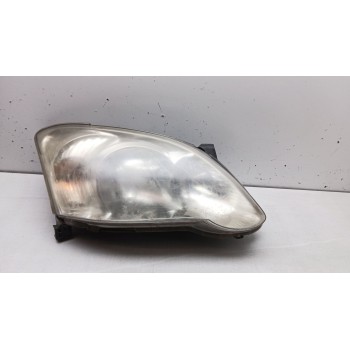 Recambio de faro derecho para toyota corolla (_e12_) 1.4 d (nde120_) referencia OEM IAM 8111002381 89900169 