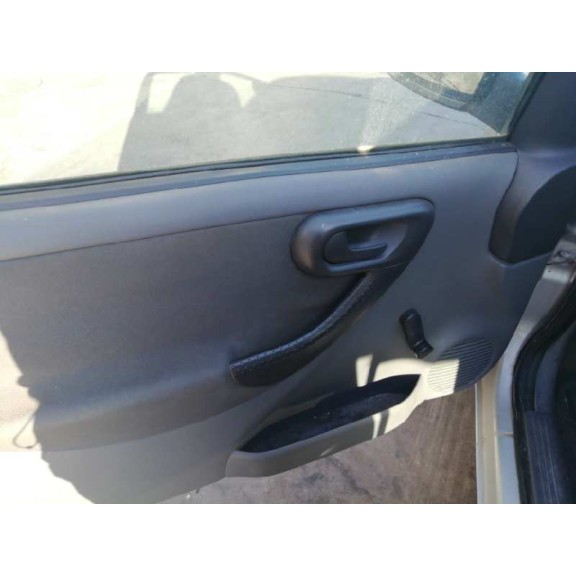 opel corsa c del año 2001