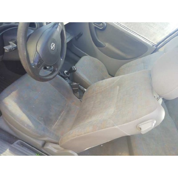 opel corsa c del año 2001