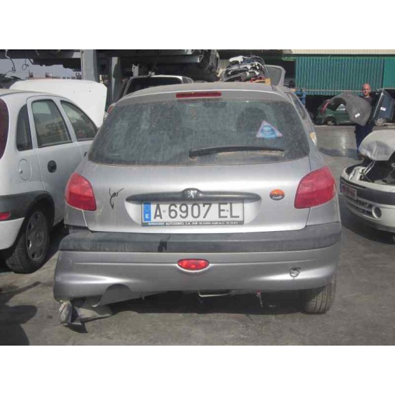 peugeot 206 berlina del año 2000