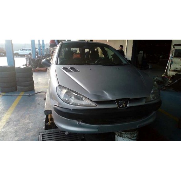 peugeot 206 berlina del año 2000