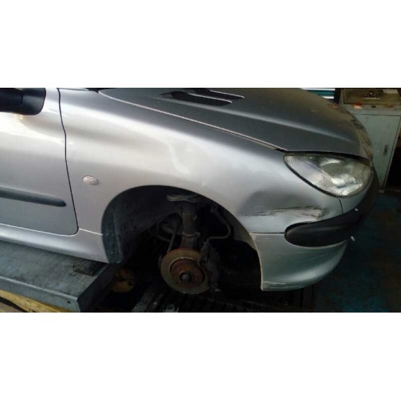 peugeot 206 berlina del año 2000