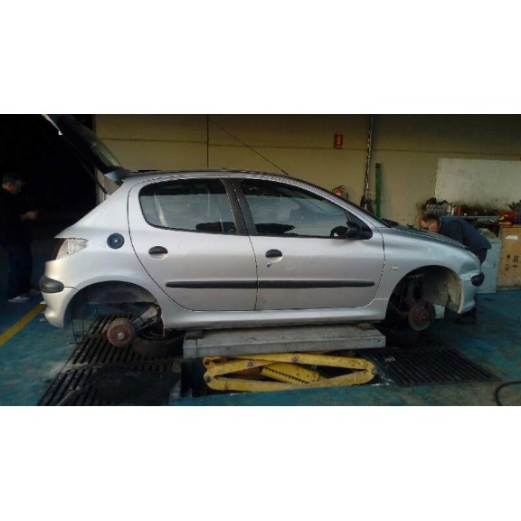 peugeot 206 berlina del año 2000