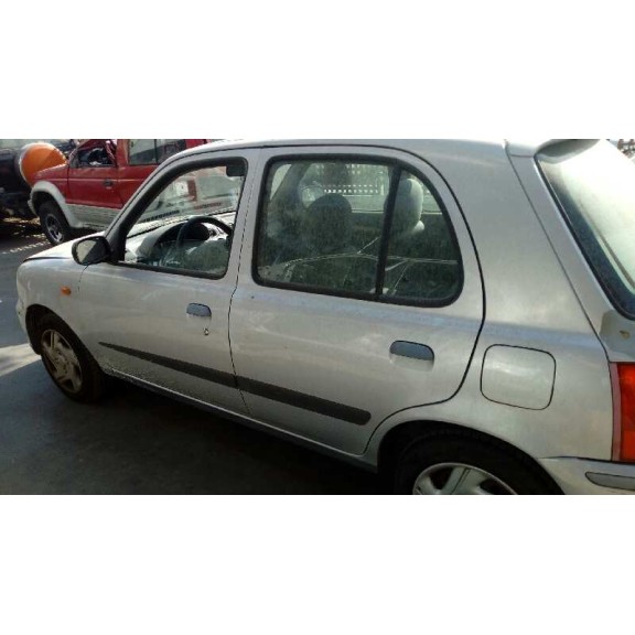nissan micra (k11) del año 2001