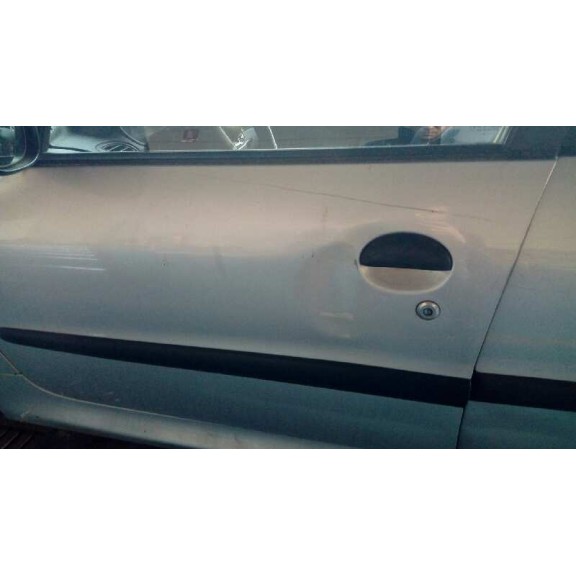 peugeot 206 berlina del año 2000