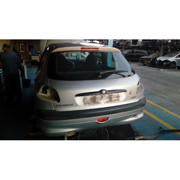 peugeot 206 berlina del año 2000