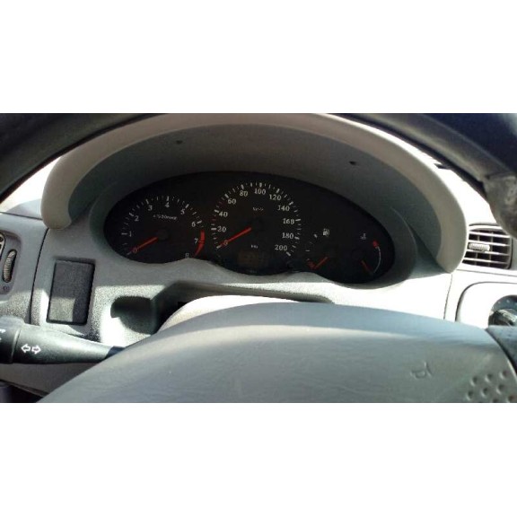 nissan micra (k11) del año 2001