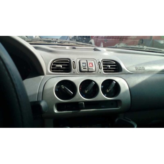 nissan micra (k11) del año 2001